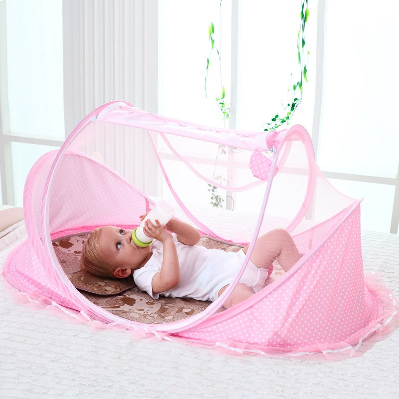 Destock Lit bébé avec moustiquaire pliante lit, matelas et oreiller (trois pièces) pour les enfants de 0 à 3 ans - Mabelle Magasin