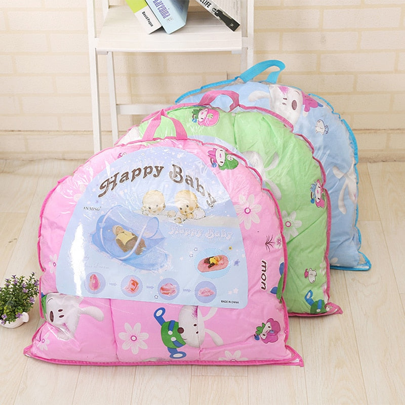 Lit bébé avec motifs et moustiquaire pliante lit, matelas et oreiller (trois pièces) pour les enfants de 0 à 3 ans - Mabelle Magasin